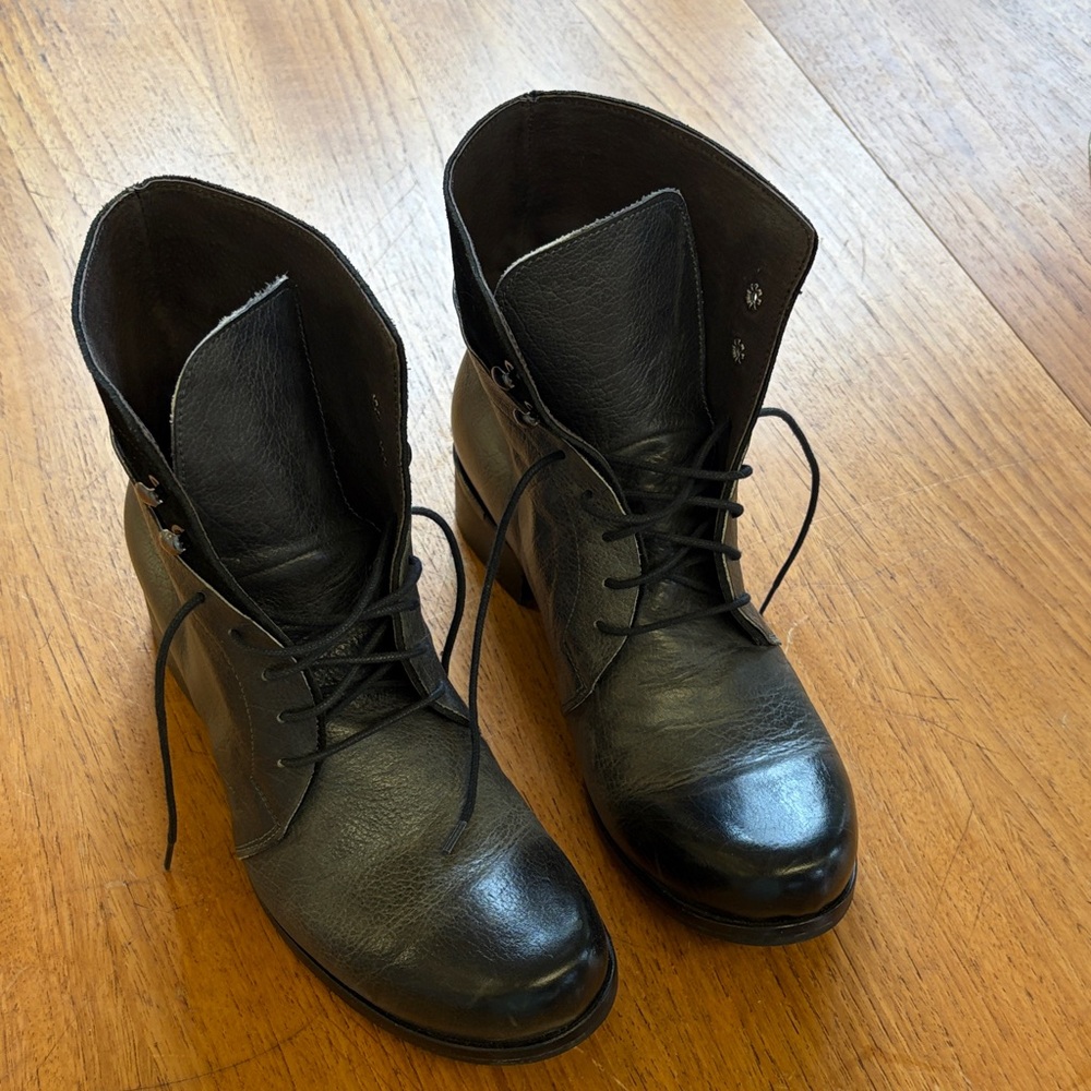 Italian Elegant Black Lace-Up Leather Boots